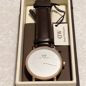 BNWT Daniel Wellington Brown Leather Watch